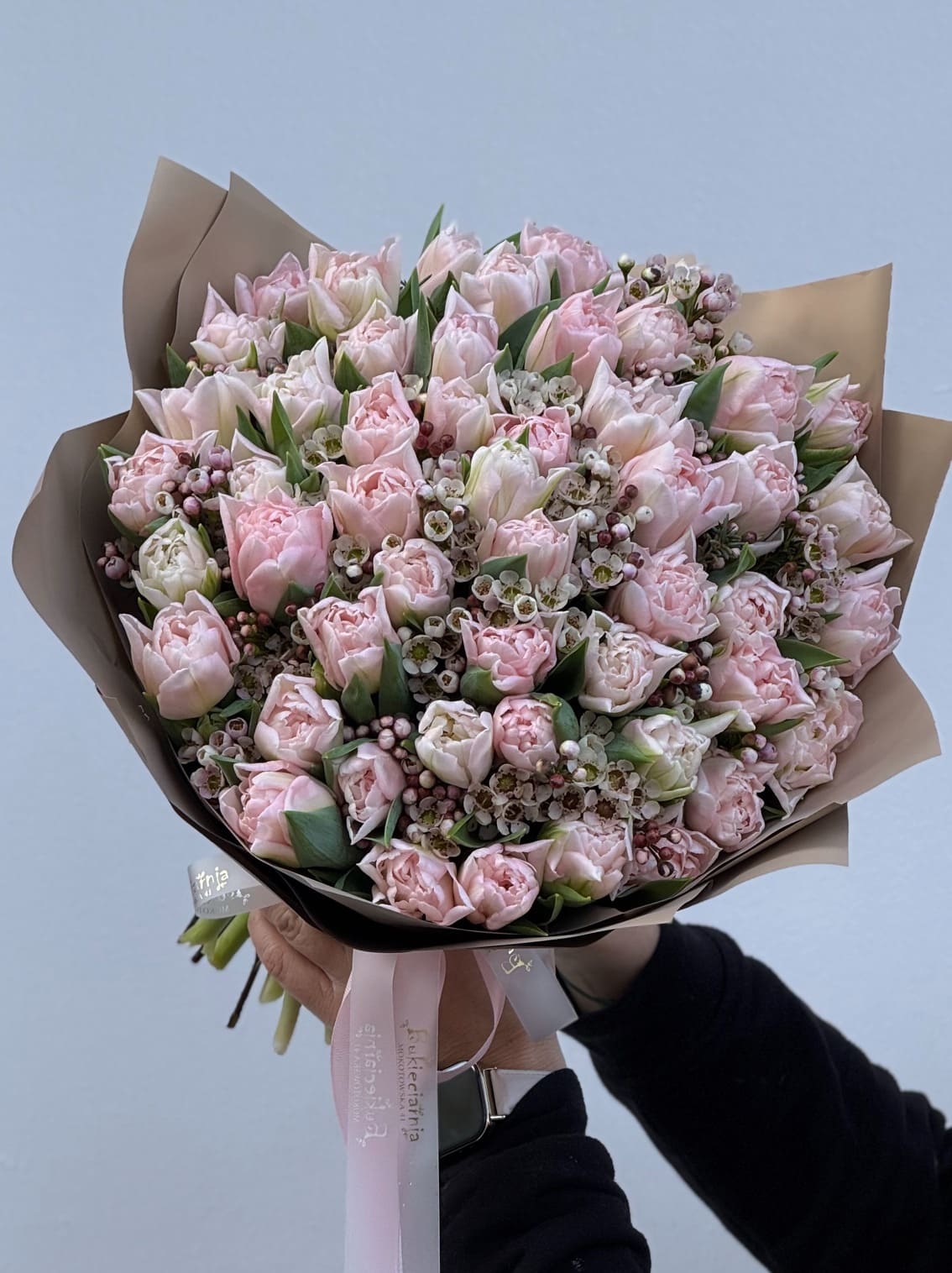 Young Girl in Pink - Bukieciarnia Mokotowska 41